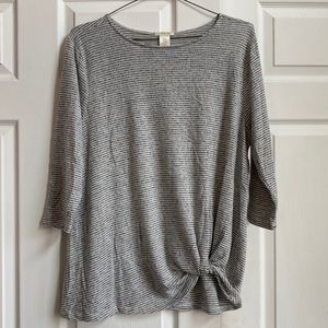 3/4 sleeve shirt